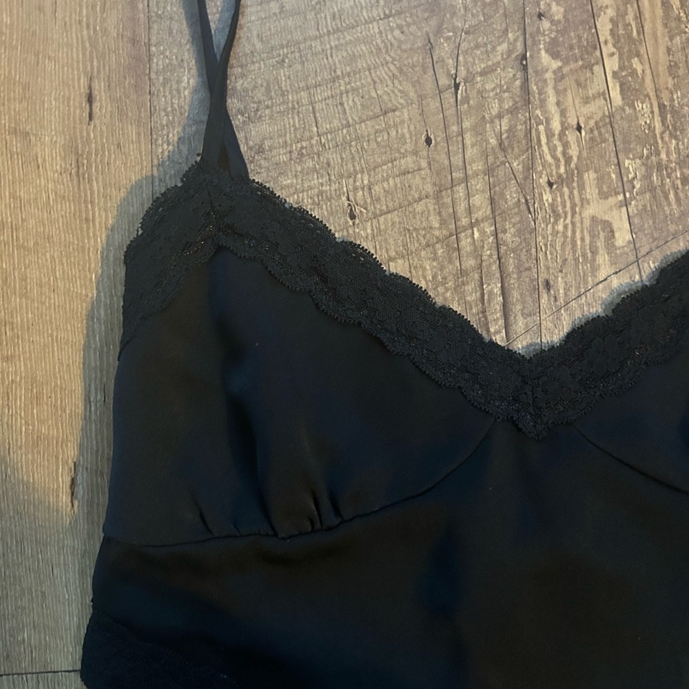 Forever 21 Black Satin Lace Toe Back Crop Top Size M - Picture 4 of 10